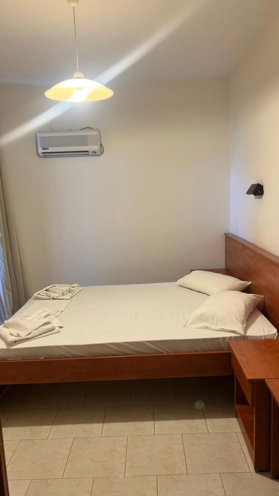 Michaela Hotel Poros  Bilik gambar