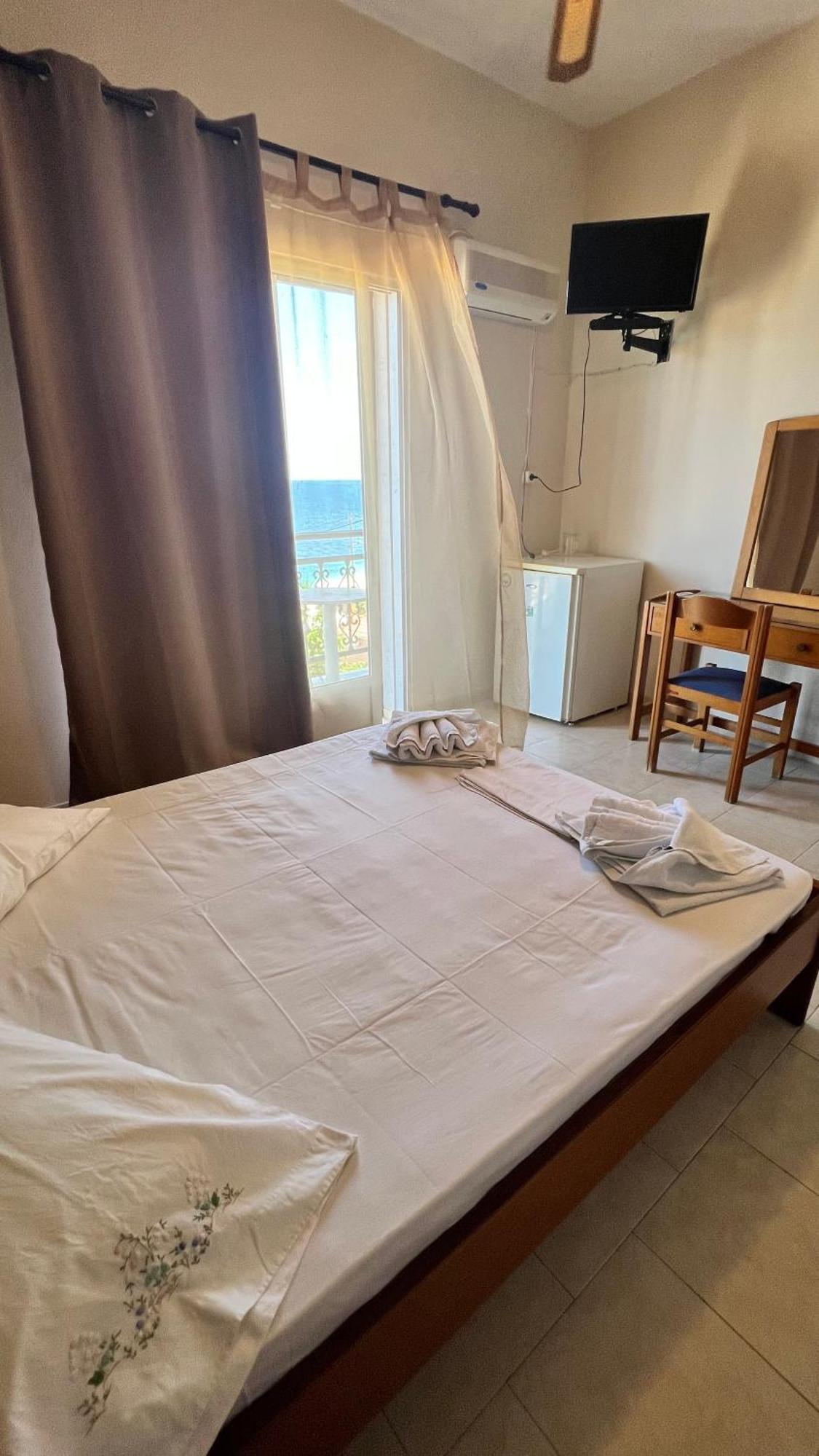 Michaela Hotel Poros  Luaran gambar