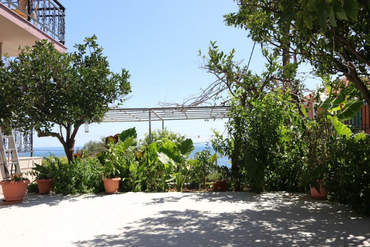 Michaela Hotel Poros  Luaran gambar